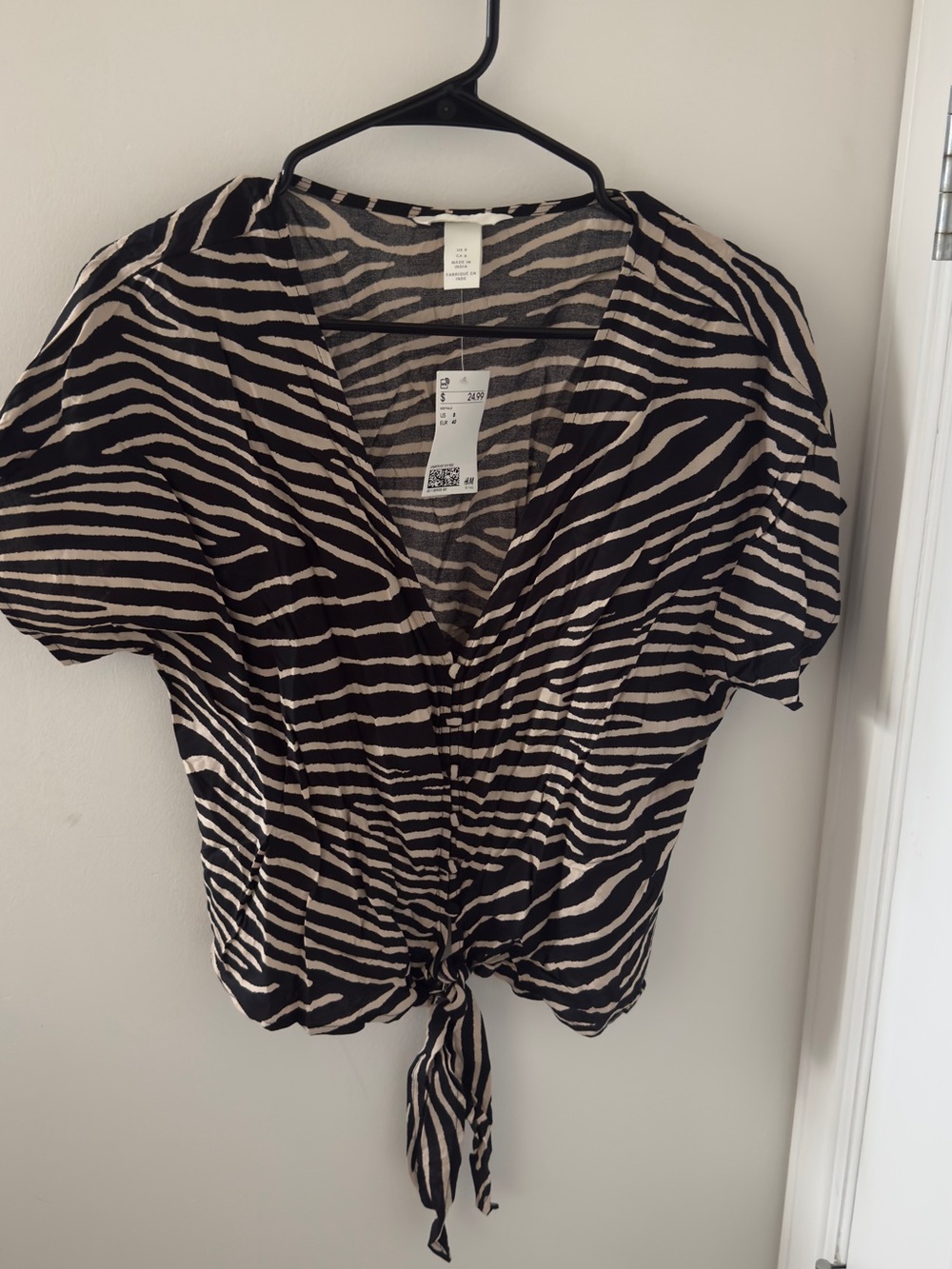 H&M Black and Cream Zebra Tie-Front Crop Top